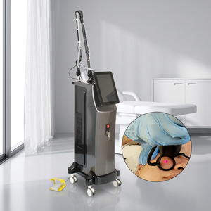 เครื่องเลเซอร์ CO2 แบบยืนแนวตั้ง 10600 นาโนเมตร พร้อมแขนปรับได้และหน้าจอสัมผัส อุปกรณ์เสริมความงาม - Product Image 1