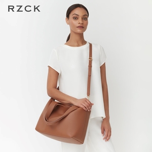 Sac fourre-tout de bureau souple et structuré pour <span class=keywords><strong>femme</strong></span>, en cuir microfibre avec organiseur intérieur interchangeable et pochette de rangement - Product Image 5
