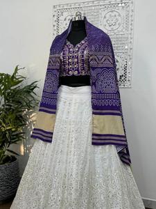 Nouvelle tenue traditionnelle de designer en faux georgette, comprenant un Lehenga Choli et un Dupatta, avec broderie à sequins et impression numérique, pour l'événement Garba - Product Image 2