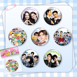Pins de insignia de 5.8CM de PondPhuwin PerthSanta AouBoom DewTee JuniorMark EmiBonnie GMMTV <span class=keywords><strong>CP</strong></span>, Broche KengNamping TeeteePor, Decoración para Bolsos, Regalo - Product Image 1