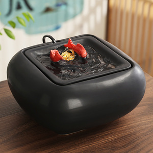 Fuente de agua de cerámica redonda para escritorio con diseño de peces rojos y monedas para decoración de oficina o sala de estar - Product Image 2