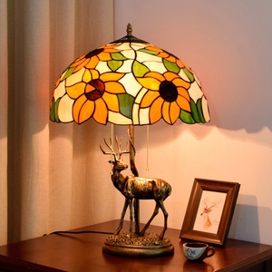 Lampe de bureau en résine à led, lumière naturelle nordique, modèle original, mosaïque vitrail, lampe de Table - Product Image 1