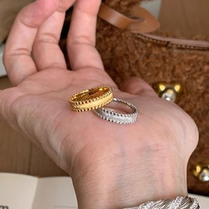 Bague en argent pur S925, processus de brossage italien, bague à perles superposées rétro exquise pour femmes, luxe léger, niche - Product Image 1