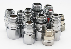 <span class=keywords><strong>En</strong></span> 1360 Assemblage de tuyau de carburant avec raccords NPT/BSPT/BSPP 1 ''3/4'' 5/8 ''ID Emballage OEM disponible - Product Image 4