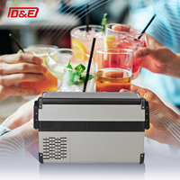 Mini réfrigérateur portatif de voiture avec le mode de congélateur de boîte de refroidisseur de compresseur de la batterie solaire 15L pour le camping de voiture