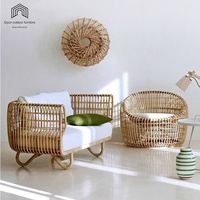 Ensemble de salon de jardin en rotin multifonctionnel de style nordique pour villa, avec canapé, table basse et chaise de loisirs extérieure