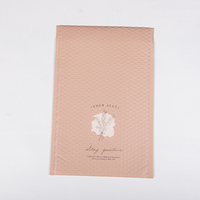 Expédition personnalisée enveloppe d'emballage de pochettes à bulles rose mat enveloppe rembourrée en poly à bulles avec logo