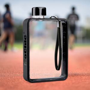 Bottiglia di acqua piatta 380 con cordino portatile bottiglia di plastica per bere acqua sportiva - Product Image 1