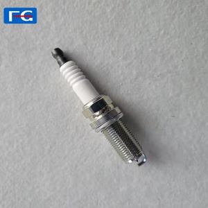 Pièces détachées automobiles, bougie d'allumage en iridium/platine LFR5AGP 5018 IT6RF-13, bougie d'allumage automobile en iridium dans une boîte, pièces de bougie d'allumage moteur - Product Image 1