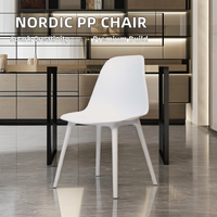 Chaise en plastique au design moderne, légère, meubles en PP de luxe avec dossier simple, tabouret pour la maison, salle à manger décontractée, appartement, salle de sport