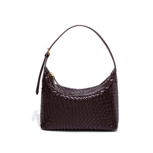 Bolso Tote <span class=keywords><strong>de</strong></span> Lujo Personalizado <span class=keywords><strong>de</strong></span> Moda Tejido a Mano en Cuero PU, Bolso <span class=keywords><strong>de</strong></span> Hombro para Verano 2025, Bolso Estilo Dumpling Tejido para Debajo del Brazo OEM - Product Image 6