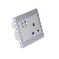 Enchufe Trifásico Serie A6K con Puerto USB, Material de PC, AC250V 13A