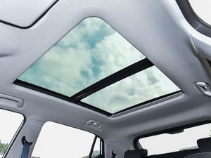 Nuevo coche de exportación GAC Trumpchi GS3 gasolina 1.5T versión básica modelo 2026 con entrada en inglés, opciones en blanco, plateado y gris. - Product Image 5