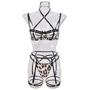 ชุดชั้นในเซ็กซี่คุณภาพสูงสำหรับผู้หญิง ลายเสือดาว แบบคล้องคอ โชว์หน้าอก พร้อมสายรัดขา ชุด 4 ชิ้น - Product Image 6