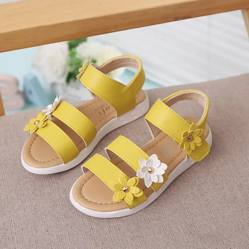 नए डिज़ाइन के बच्चों के सैंडल, फैशन फूल, प्यारी लड़कियों के लिए राजकुमारी सैंडल, गर्मियों के लिए जूते भेजने के लिए तैयार