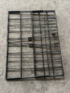 Horshi Vente en gros Support d'alimentation en <span class=keywords><strong>foin</strong></span> en poudre enduite noire pour <span class=keywords><strong>chevaux</strong></span> Support à <span class=keywords><strong>foin</strong></span> plié <span class=keywords><strong>mural</strong></span> personnalisé - Product Image 4