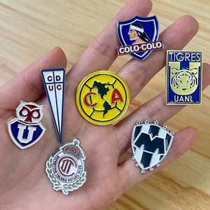 Badges sportifs en métal émaillé personnalisés en bronze et en fer pour équipes de football et clubs de football européens – Vente en gros - Product Image 3