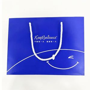 Sac en papier kraft imprimé de logo de conception gratuite pour l'emballage de magasin de vêtements pour la publicité d'exposition cadeau d'entreprise - Product Image 2