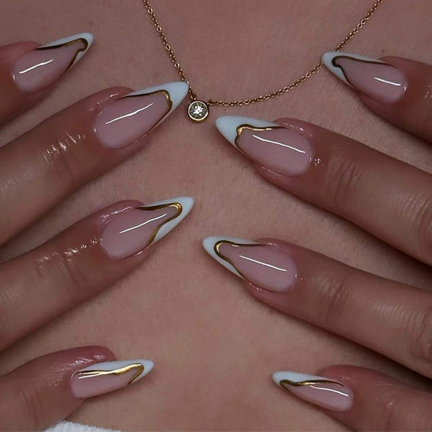 Inspiração de Unhas Brancas para o Réveillon, image size:1500x1500