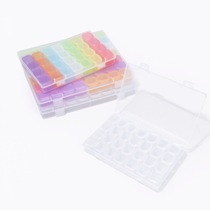 Caja de Almacenamiento de Plástico Transparente con 56 Compartimentos y Tapa para Guardar Cuentas de Uñas, Joyería y Organización del Hogar - Product Image 1