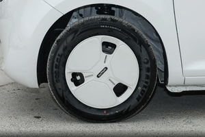 2026年長安Lumin 301km長距離走行EV CATLバッテリー ベージュ 5ドア 4人乗り 高級感あるデザイン 通勤ミニカー - Product Image 4