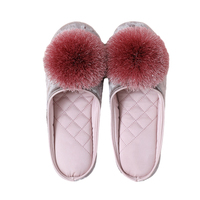 Claquettes à pompons personnalisées, vente en gros de pantoufles extérieures intérieures en peluche à pompons pour femmes, pantoufles personnalisées en peluche à pompons