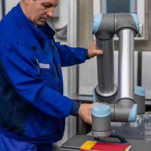 Robot collaboratif professionnel de haute qualité <span class=keywords><strong>UR</strong></span> <span class=keywords><strong>10e</strong></span> avec une portée de 1300 mm, idéal pour la manutention et l'assemblage de matériaux - Product Image 4