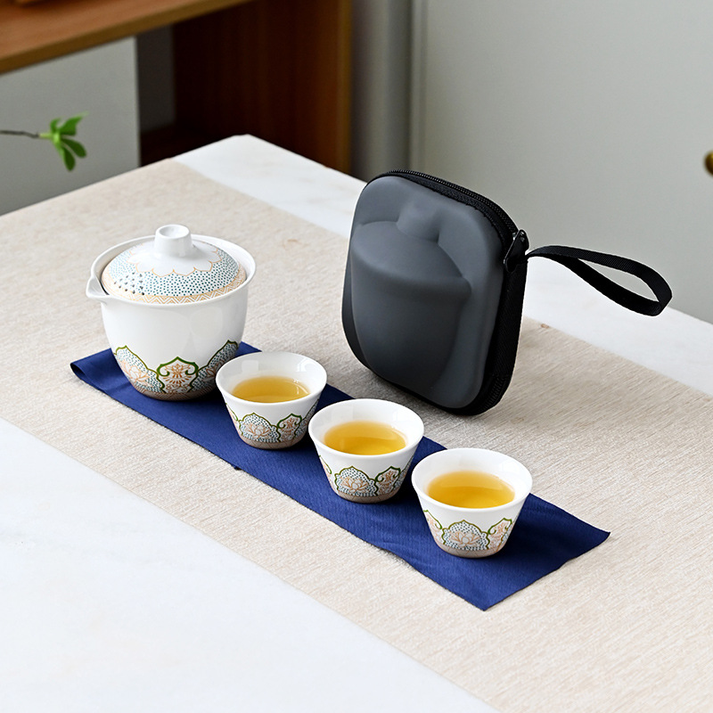 Costume blanc de style japonais (petit ensemble)