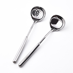 卸売ステンレス鋼304台所用品曲がった形スープ鍋スロット付きスープ鍋スプーン - Product Image 1