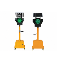 Signalisation routière mobile solaire personnalisable 200 mm, 4 voies, signalisation routière mobile solaire LED pour systèmes de circulation intelligents