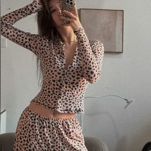 Set di 2 Pigiami Sexy da Donna, Maniche Lunghe, Comodi e Morbidi, Abbigliamento da <span class=keywords><strong>Notte</strong></span> Invernale - Product Image 2