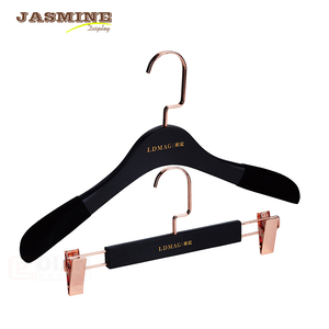 Free shipping high quality fashion <span class=keywords><strong>Vogue</strong></span> shiny velvet dress style white solid wooden hanger - Product Image 2