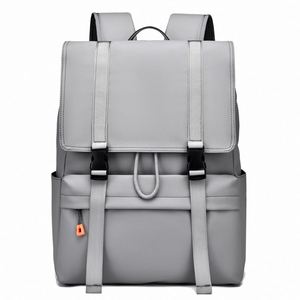 Mochila negra con puerto de carga USB, orificio para auriculares y película de cuero de moda con logotipo personalizado. - Product Image 2