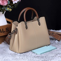 Sac à bandoulière de créateur pour femme de haute qualité, sac à main carré tendance avec chaîne décorative, fermeture éclair, doublure en polyester