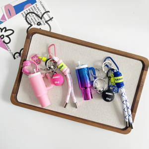 RW Wholesale Breloques porte-clés mignonnes pour gobelets, porte-clés personnalisés tendance en forme d'haltères <span class=keywords><strong>Crogs</strong></span>, porte-baume à lèvres avec pompon en corde tressée - Product Image 4