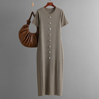 Robe décontractée Blubelle en tricot côtelé uni à manches courtes, coupe ample d'été avec accents boutonnés