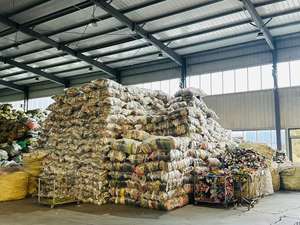 <span class=keywords><strong>Vente</strong></span> en gros de baskets de basketball d'<span class=keywords><strong>occasion</strong></span> pour hommes, de marque originale chinoise, en balles (Fardos de Sapatos Usados) - Product Image 4