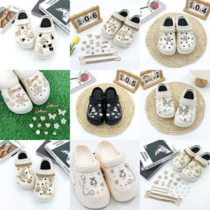 Breloques de <span class=keywords><strong>chaussures</strong></span> Offre Spéciale Bling pour <span class=keywords><strong>chaussures</strong></span> sabots <span class=keywords><strong>Croc</strong></span>, strass de créateur de luxe chaîne de perles décorations de <span class=keywords><strong>chaussures</strong></span> épingles accessoires - Product Image 1