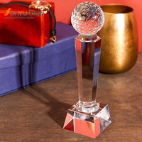 Présentoir de trophée de formes diverses de taille personnalisée de conception libre en gros présentoir de trophée en plexiglas transparent durable