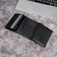 Porte-cartes de visite automatique à motif fibre de carbone pour homme, avec suivi GPS, portefeuille magnétique en métal et aluminium