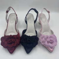 Zapatos de Tacón Bajo para Mujer, con Punta en Pico, de Satén, con Pedrería 3D en Forma de Rosa, con Correa en el Tobillo, para Fiesta