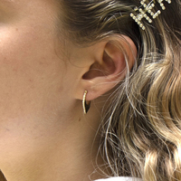 Pendientes de Aro Triangulares de Latón con Baño de Oro de 18k y Circonitas Cúbicas de Gemnel