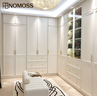 Conception de dressing moderne et luxueux sur mesure avec planification flexible des armoires pour projets résidentiels