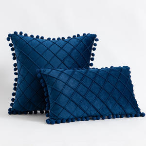 <span class=keywords><strong>Coussin</strong></span> de bureau de style européen pour <span class=keywords><strong>Amazon</strong></span> <span class=keywords><strong>coussin</strong></span> <span class=keywords><strong>lombaire</strong></span> en velours matelassé à pompon pour dormir en camping - Product Image 6