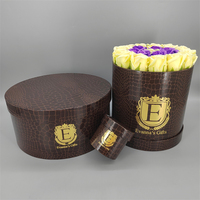 Boîtes à fleurs rondes en matériaux recyclés avec logo personnalisé imprimé, revêtement UV, pour roses, emballage cadeau pour la Saint-Valentin
