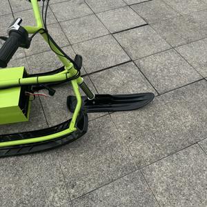 Moto <span class=keywords><strong>de</strong></span> Nieve Eléctrica para Niños QIQU <span class=keywords><strong>de</strong></span> 24 V y 350 W, con Marco <span class=keywords><strong>de</strong></span> Acero, Capacidad <span class=keywords><strong>de</strong></span> Carga <span class=keywords><strong>de</strong></span> 60 kg, Freno <span class=keywords><strong>de</strong></span> Disco Trasero Estilo Montaña, Alcance <span class=keywords><strong>de</strong></span> 15 km, para <span class=keywords><strong>Alquiler</strong></span> - Product Image 4