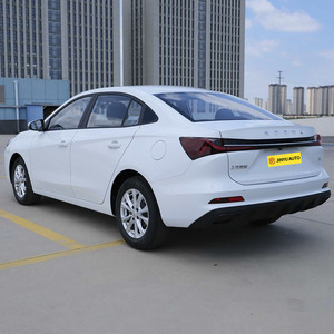Roewe I5 2023รุ่นเกียร์ธรรมดา129hp 1.5L รถยนต์เบนซิน L4เบนซินเบนซิน1195กก. ควบคุมน้ำหนักรถซีดานมือสอง - Product Image 3