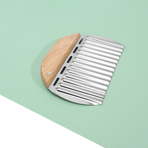 Edelstahl Teigs ch neider Backen Kuchen Brot Nudel schneider Wellen messer Pommes Frites Slicer Gebäcksc haber Mit Messung - Product Image 5