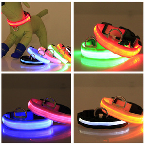 Collare per Animali Domestici LED Multicolore Lampeggiante Anti-Smarrimento con Lunga Durata della Batteria Collare Luminoso Regolabile per Cani per Passeggiate Notturne - Product Image 4