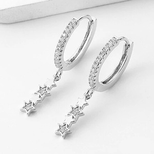 Orecchini a cerchio a forma di stella per donna, stile dolce, gioielli per le orecchie con pietre scintillanti, accessori da indossare ogni giorno - Product Image 3